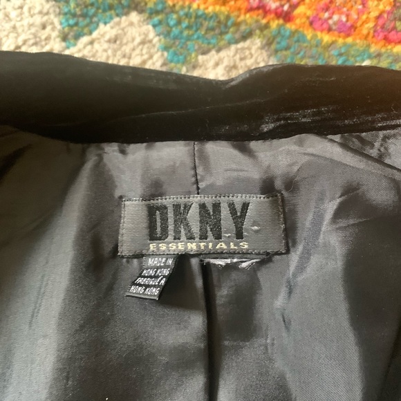 Vintage DKNY Black Blazer - Picture 4 of 8